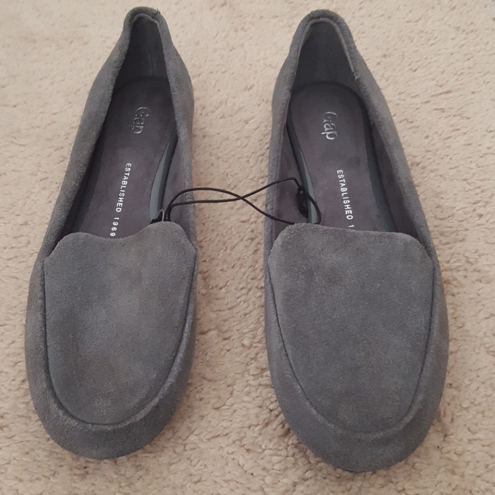 GAP cow suede loafers size 6 New